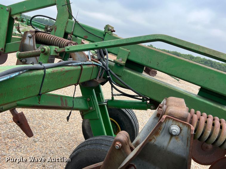 image for item DK7928 John Deere 2700  disk ripper