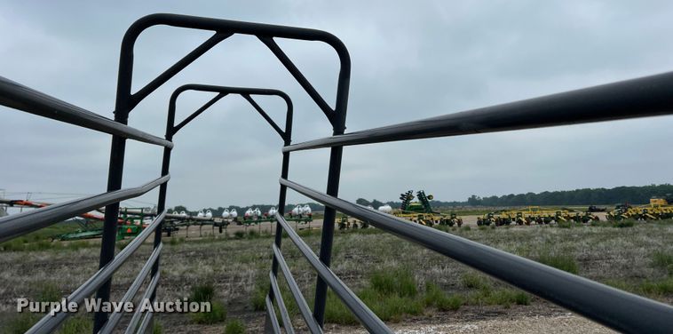 image for item DK7929 Priefert  livestock loading chute