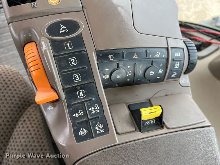 image for item DK7939 2017 John Deere 8245R  MFWD tractor