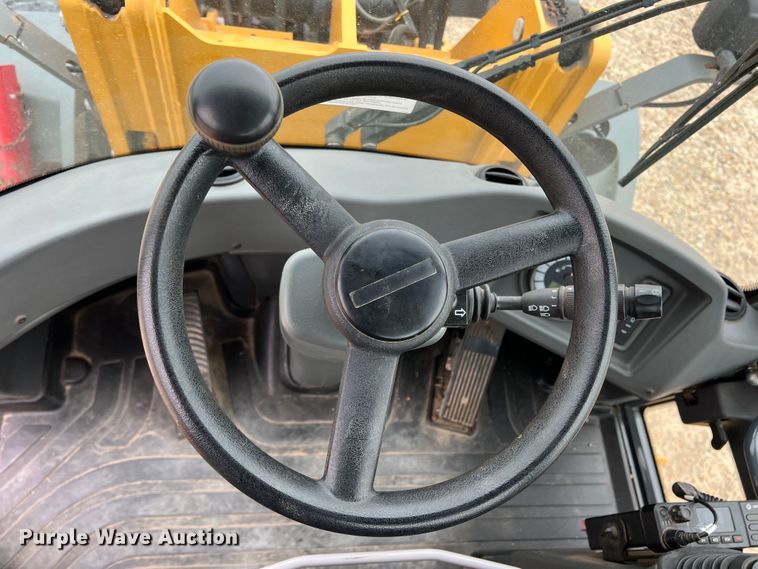 image for item DK7940 2016 John Deere 324K  wheel loader
