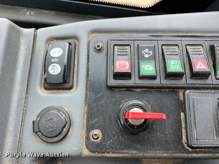 image for item DK7940 2016 John Deere 324K  wheel loader