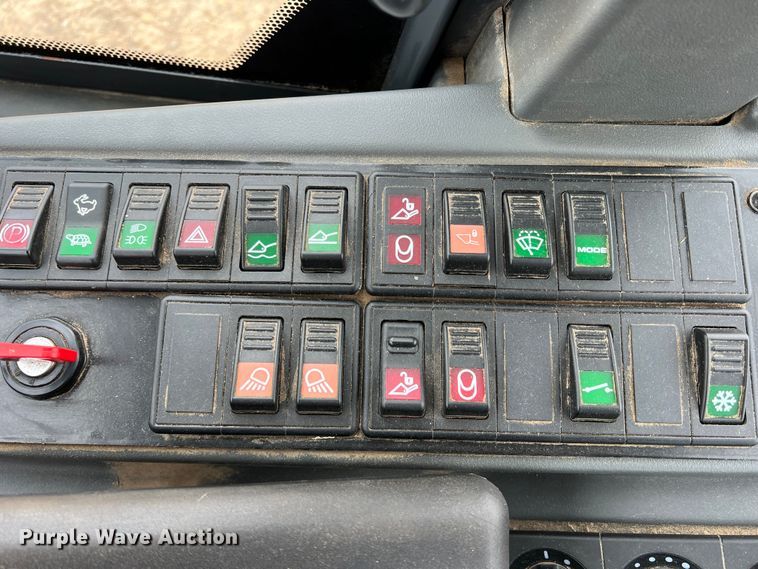 image for item DK7940 2016 John Deere 324K  wheel loader