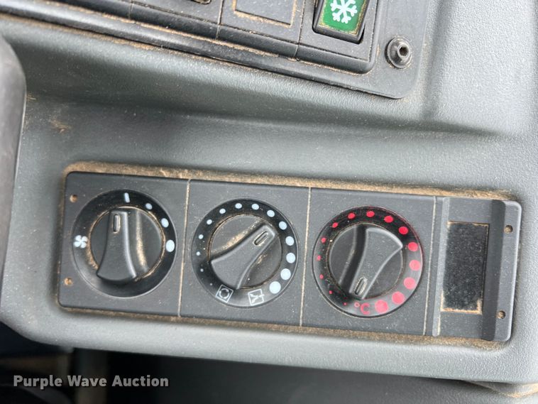 image for item DK7940 2016 John Deere 324K  wheel loader