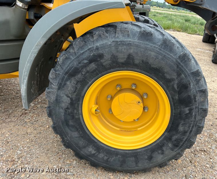 image for item DK7940 2016 John Deere 324K  wheel loader