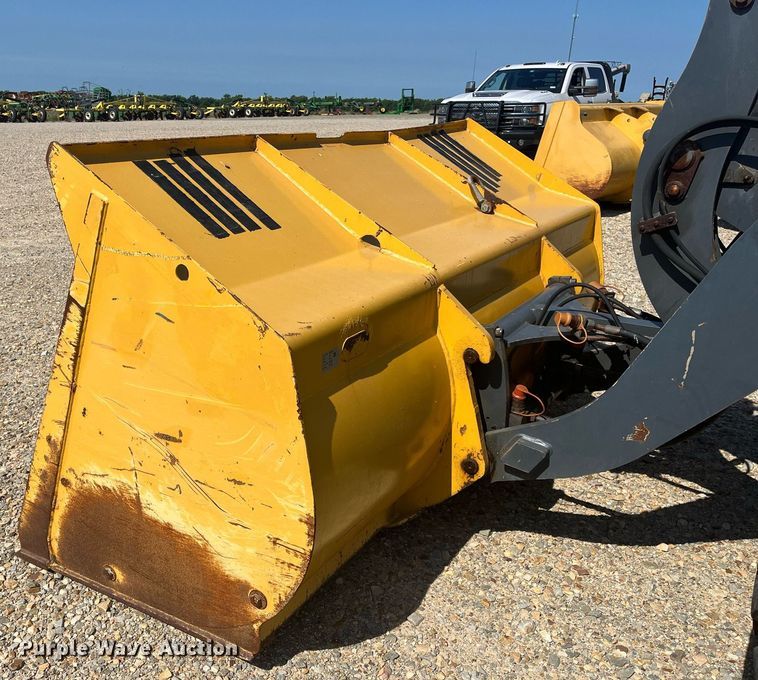 image for item DK7940 2016 John Deere 324K  wheel loader