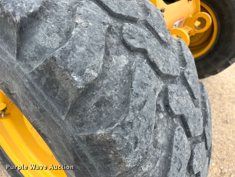 image for item DK7940 2016 John Deere 324K  wheel loader