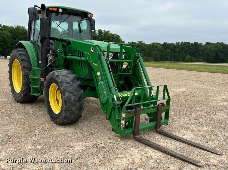 image for item DK7941 2015 John Deere 6105M  MFWD tractor