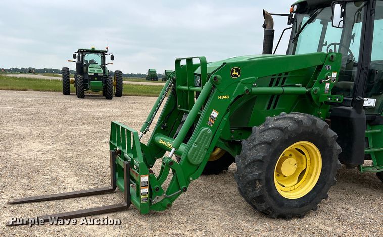 image for item DK7941 2015 John Deere 6105M  MFWD tractor