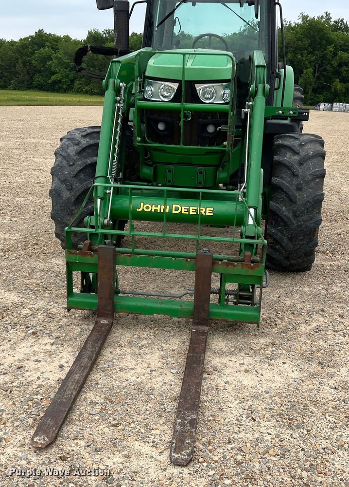 image for item DK7941 2015 John Deere 6105M  MFWD tractor