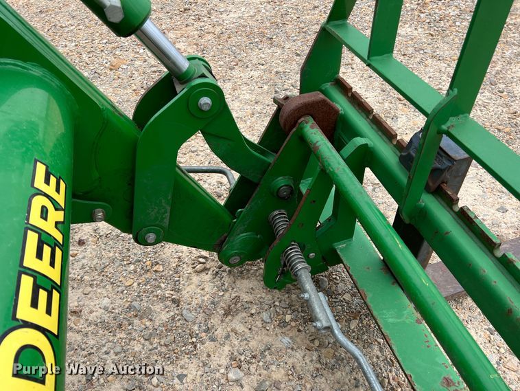 image for item DK7941 2015 John Deere 6105M  MFWD tractor