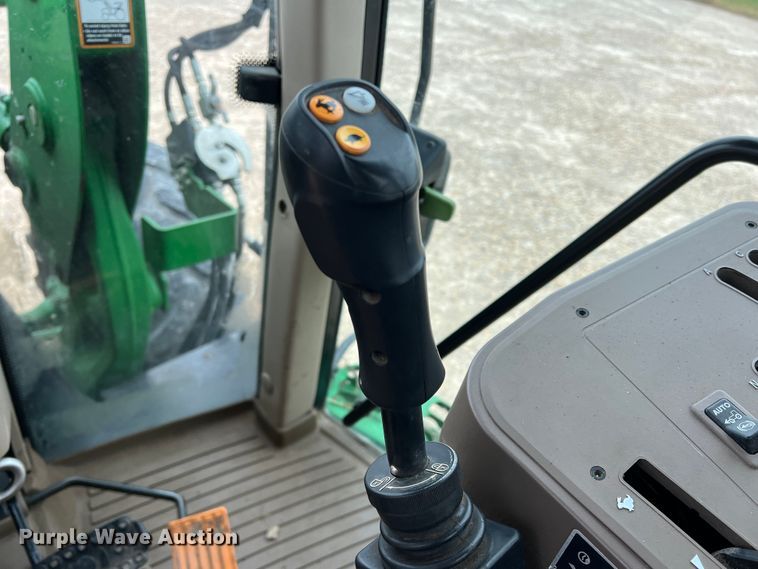 image for item DK7941 2015 John Deere 6105M  MFWD tractor