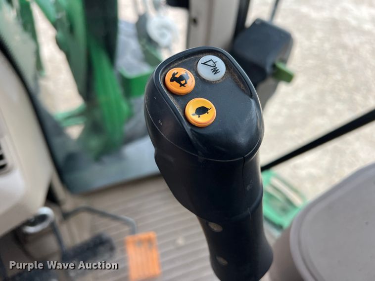 image for item DK7941 2015 John Deere 6105M  MFWD tractor