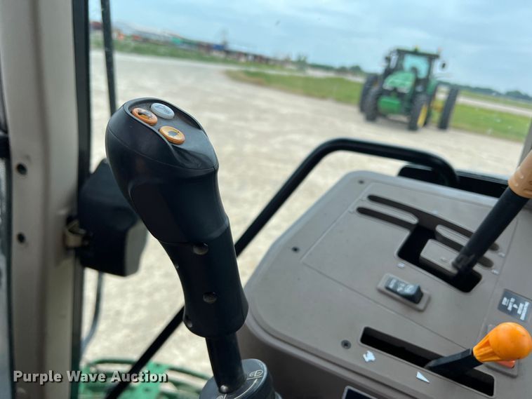 image for item DK7941 2015 John Deere 6105M  MFWD tractor