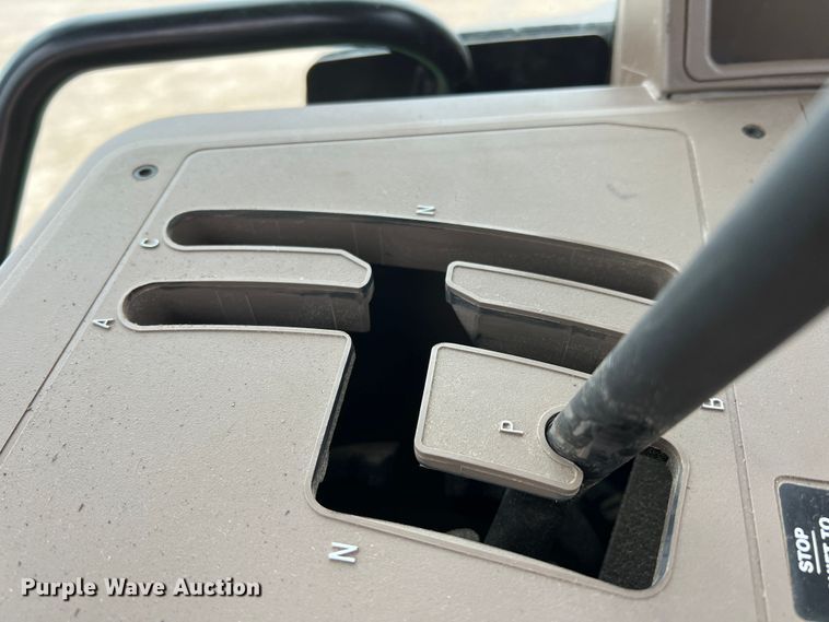 image for item DK7941 2015 John Deere 6105M  MFWD tractor