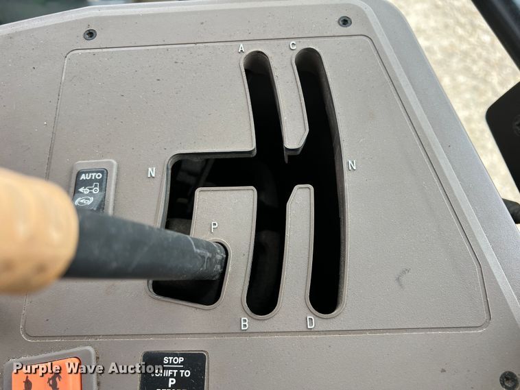 image for item DK7941 2015 John Deere 6105M  MFWD tractor