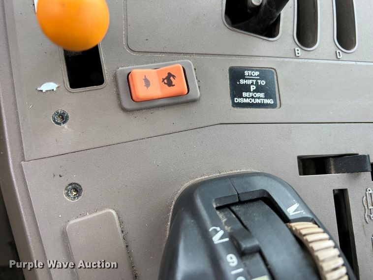 image for item DK7941 2015 John Deere 6105M  MFWD tractor