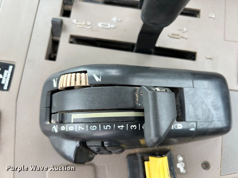 image for item DK7941 2015 John Deere 6105M  MFWD tractor