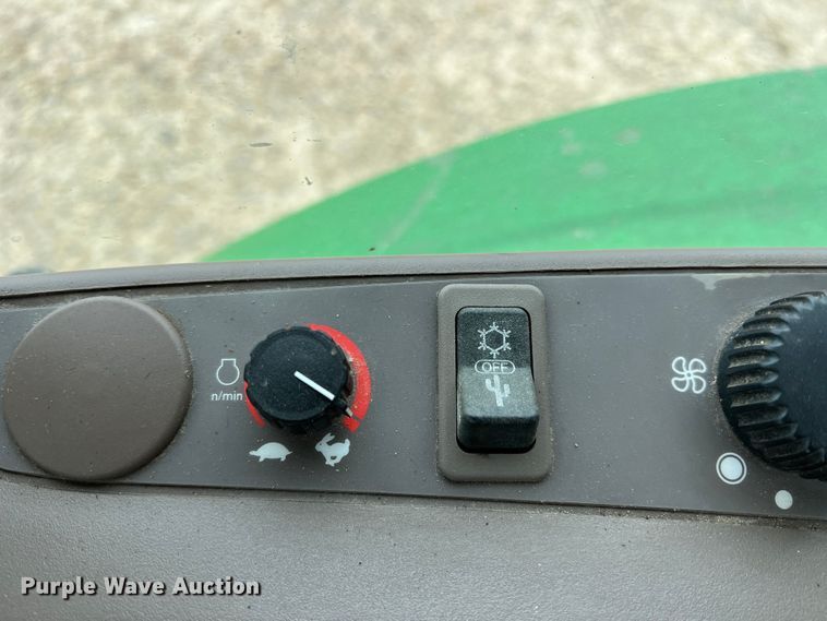 image for item DK7941 2015 John Deere 6105M  MFWD tractor