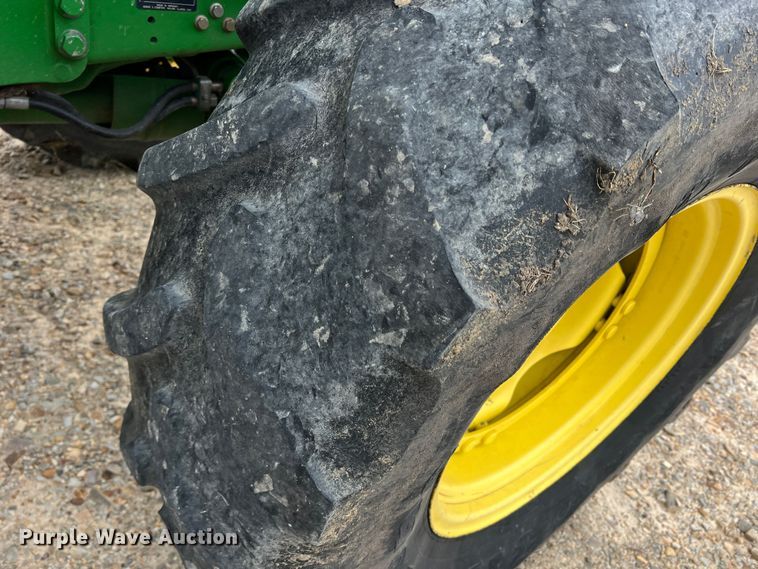 image for item DK7941 2015 John Deere 6105M  MFWD tractor