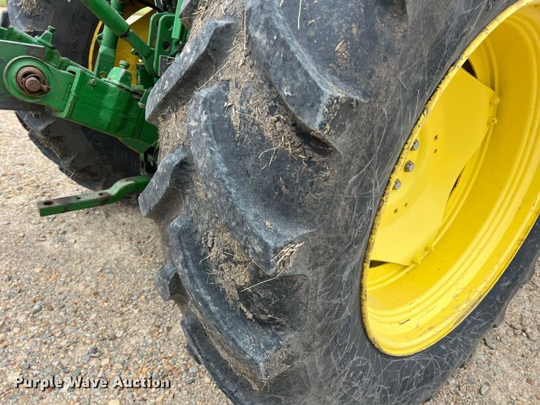 image for item DK7941 2015 John Deere 6105M  MFWD tractor