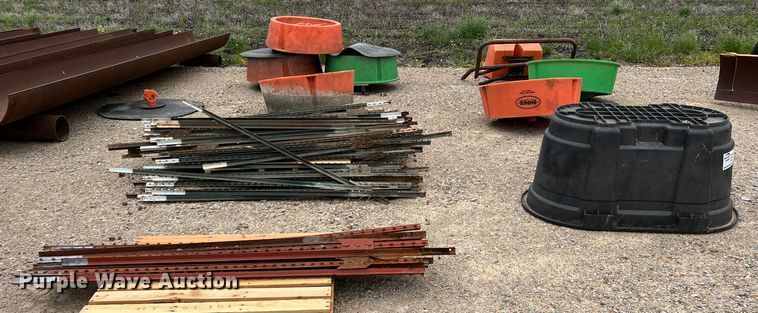 image for item DK7951 Livestock equipment