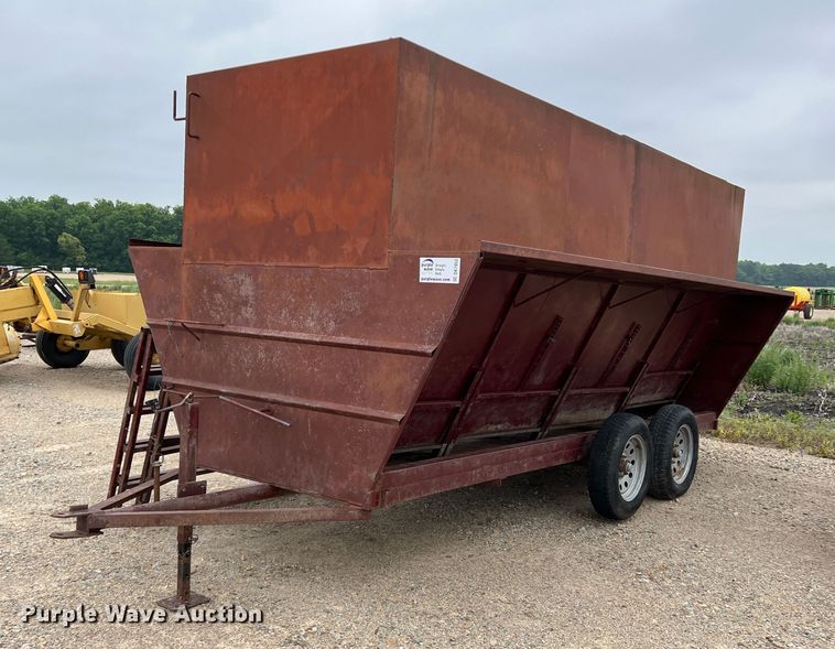 image for item DK7953 Creep feeder