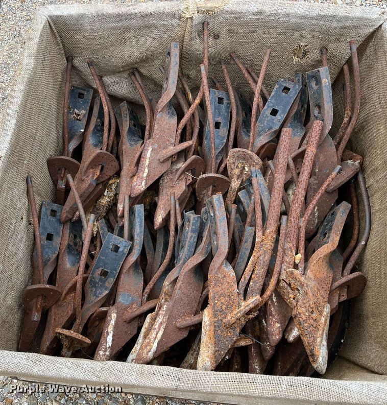 image for item DK7957 Approximately 72 shanks