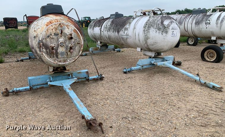 image for item DK7966 (2) NH3 tanks