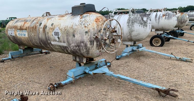 image for item DK7966 (2) NH3 tanks