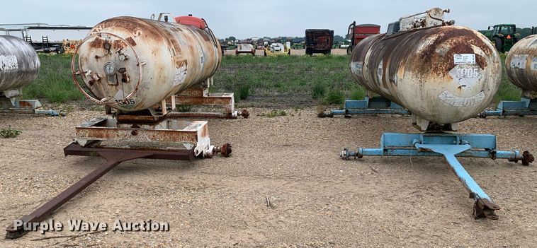 image for item DK7967 (2) NH3 tanks