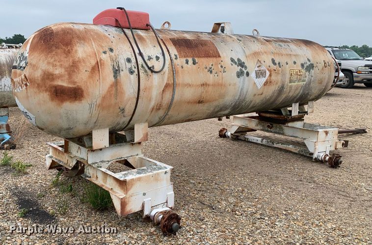 image for item DK7967 (2) NH3 tanks