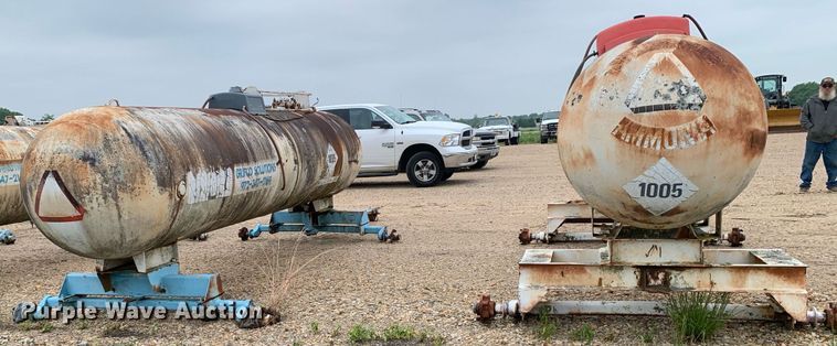 image for item DK7967 (2) NH3 tanks