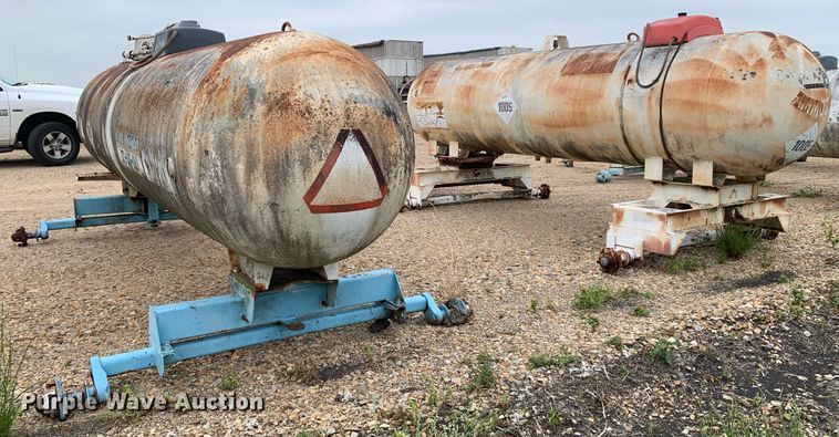 image for item DK7967 (2) NH3 tanks