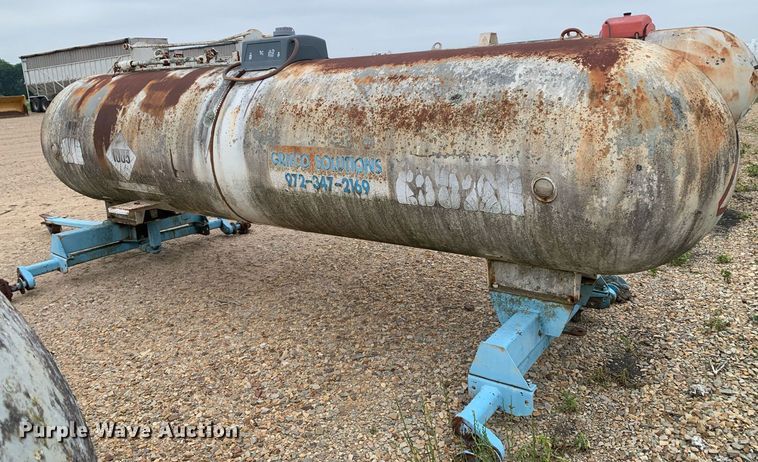 image for item DK7967 (2) NH3 tanks