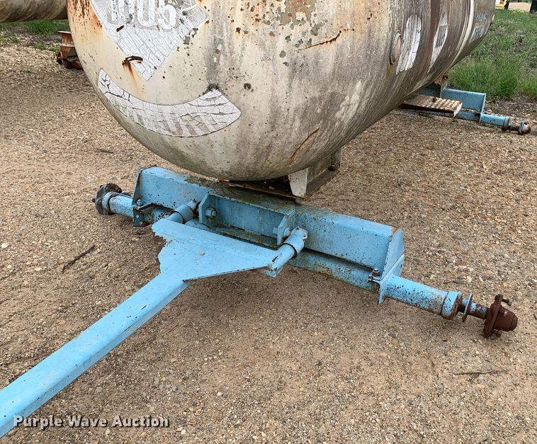 image for item DK7967 (2) NH3 tanks