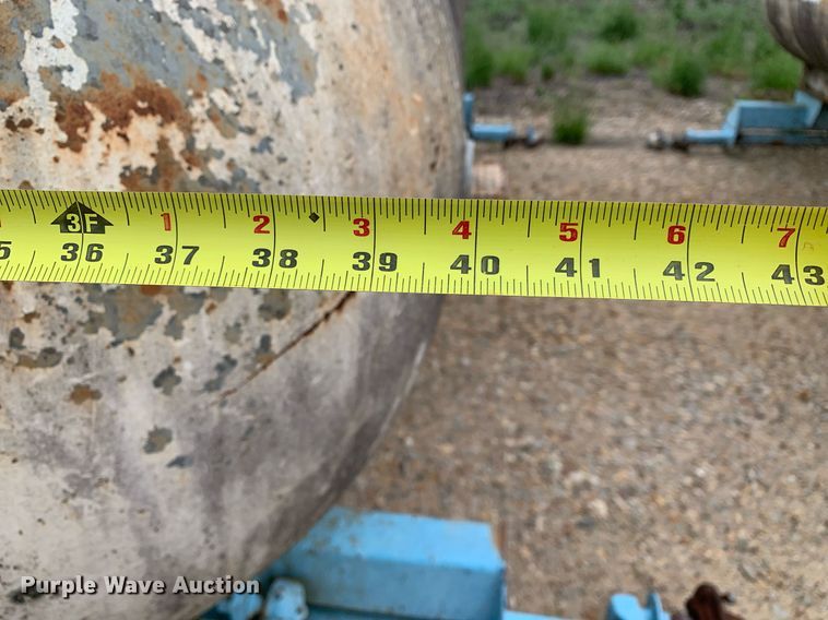 image for item DK7967 (2) NH3 tanks