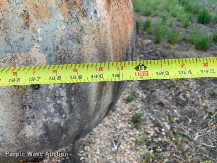 image for item DK7967 (2) NH3 tanks