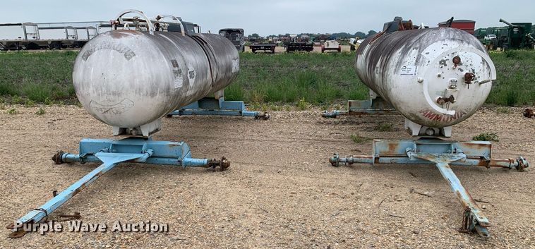 image for item DK7968 (2) NH3 tanks