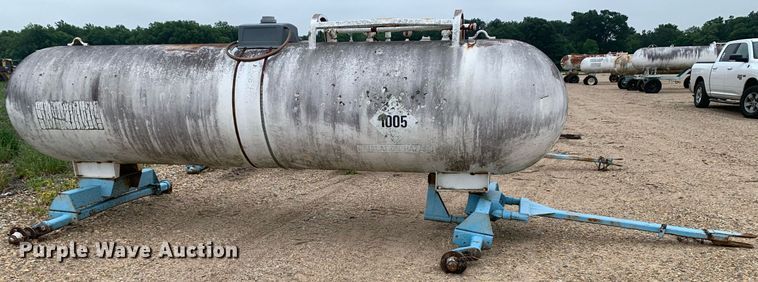 image for item DK7968 (2) NH3 tanks