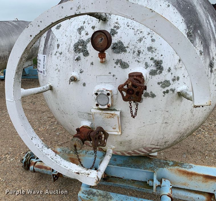 image for item DK7968 (2) NH3 tanks