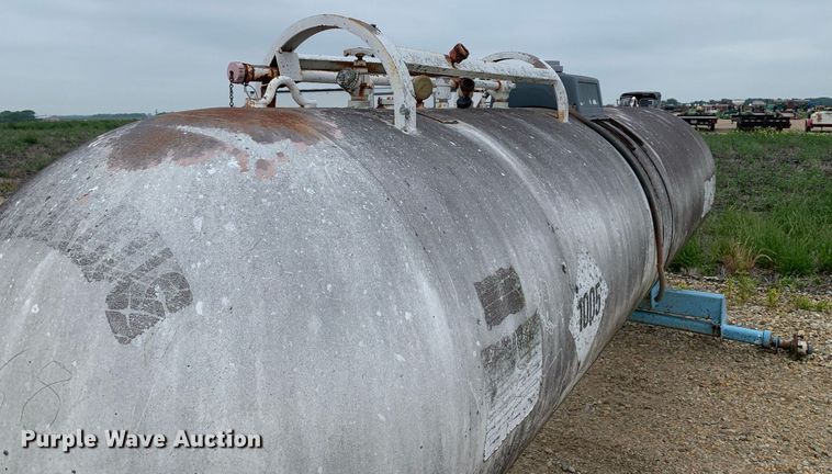 image for item DK7968 (2) NH3 tanks