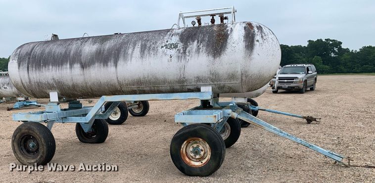 image for item DK7969 (2) NH3 tanks