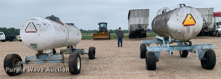 image for item DK7969 (2) NH3 tanks