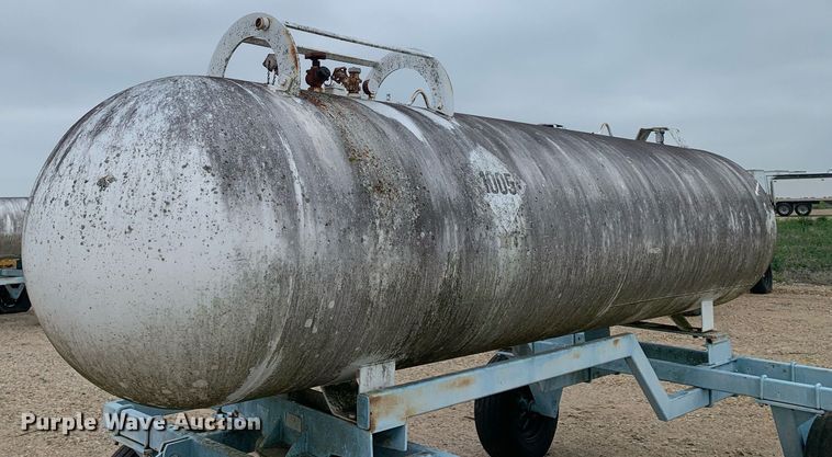 image for item DK7969 (2) NH3 tanks