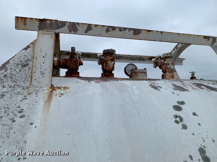 image for item DK7970 (2) NH3 tanks