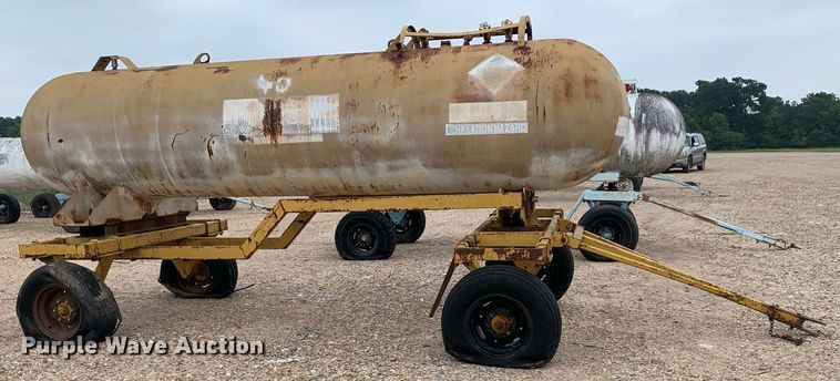 image for item DK7971 (2) NH3 tanks