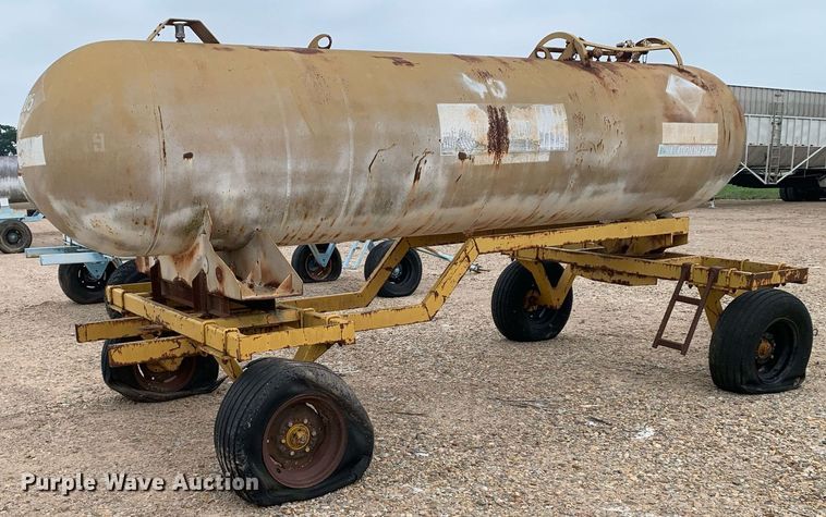 image for item DK7971 (2) NH3 tanks