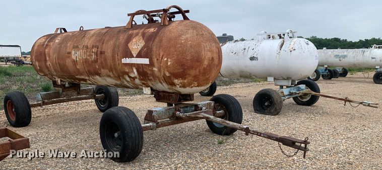 image for item DK7972 (2) NH3 tanks