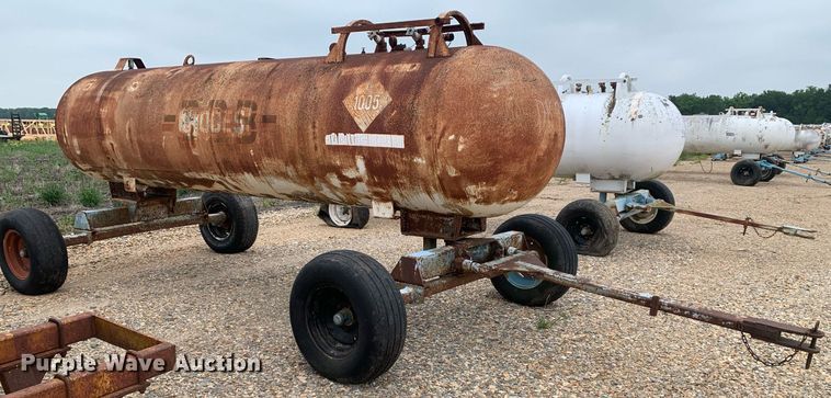 image for item DK7972 (2) NH3 tanks