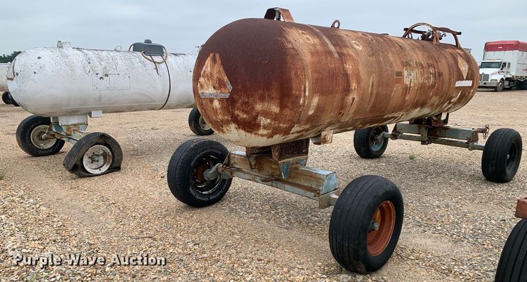 image for item DK7972 (2) NH3 tanks